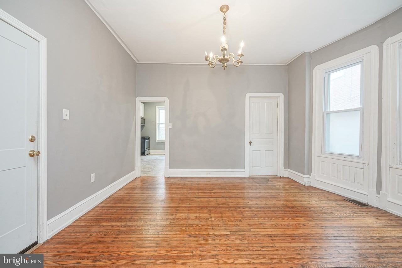 1119 S 46th St #1 - Photo 5 of 26