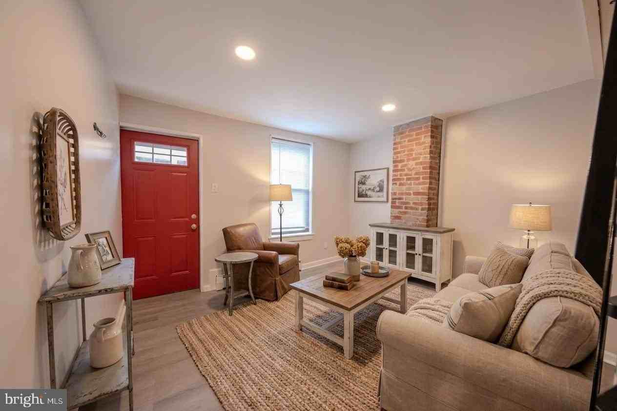 2924 Salmon St - Photo 3 of 35