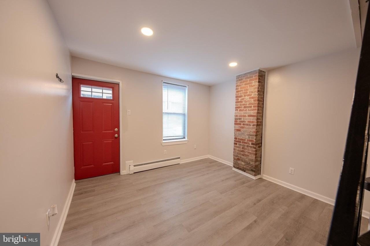 2924 Salmon St - Photo 4 of 35