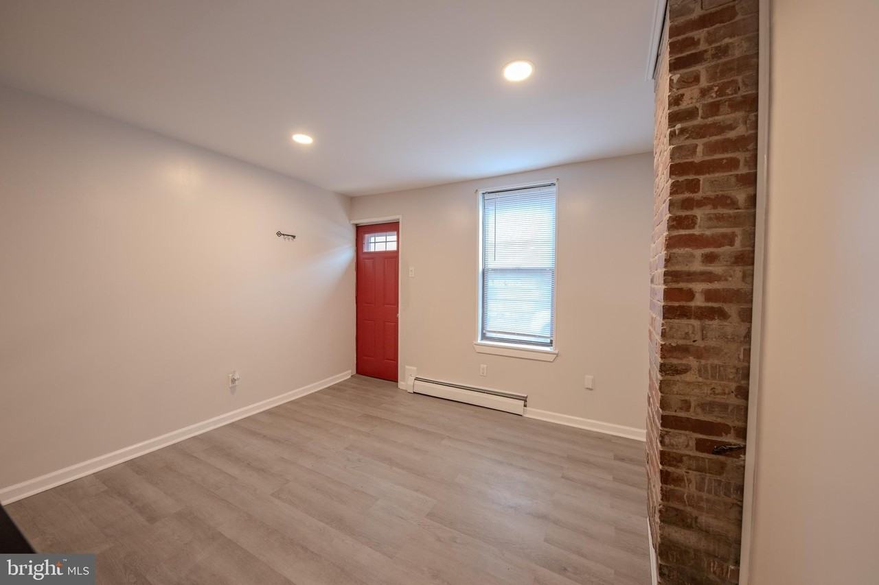 2924 Salmon St - Photo 5 of 35