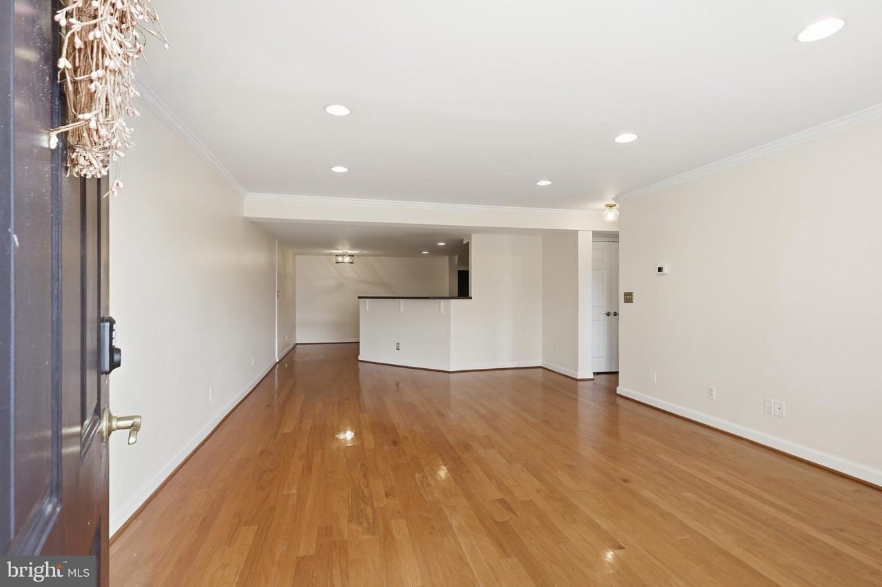 1421A N Van Dorn St - Photo 3 of 24