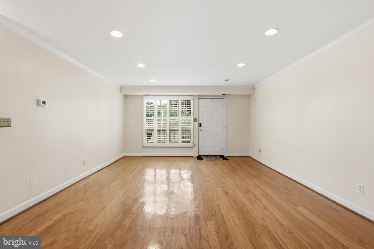 1421A N Van Dorn St - Photo 4 of 24