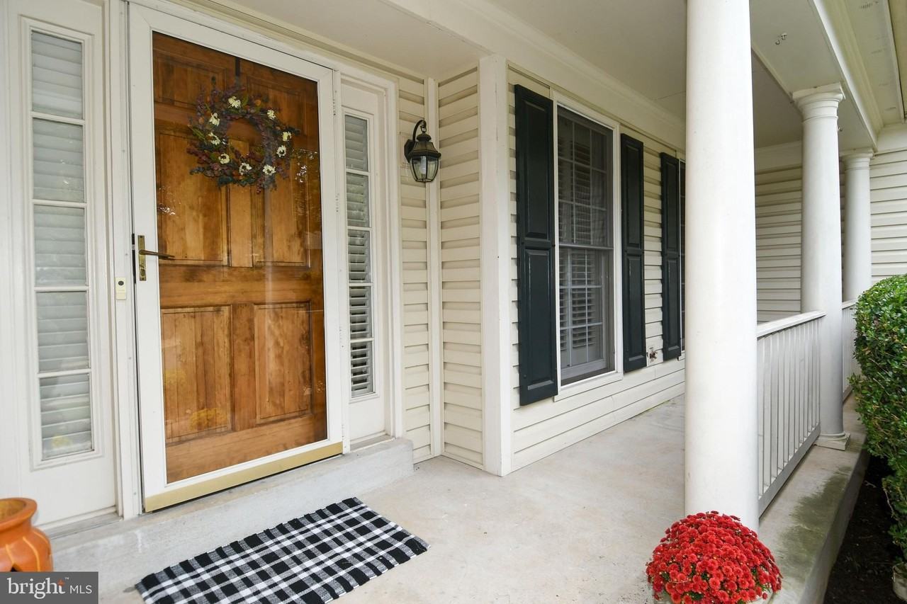 8325 Armetale Ln - Photo 4 of 50