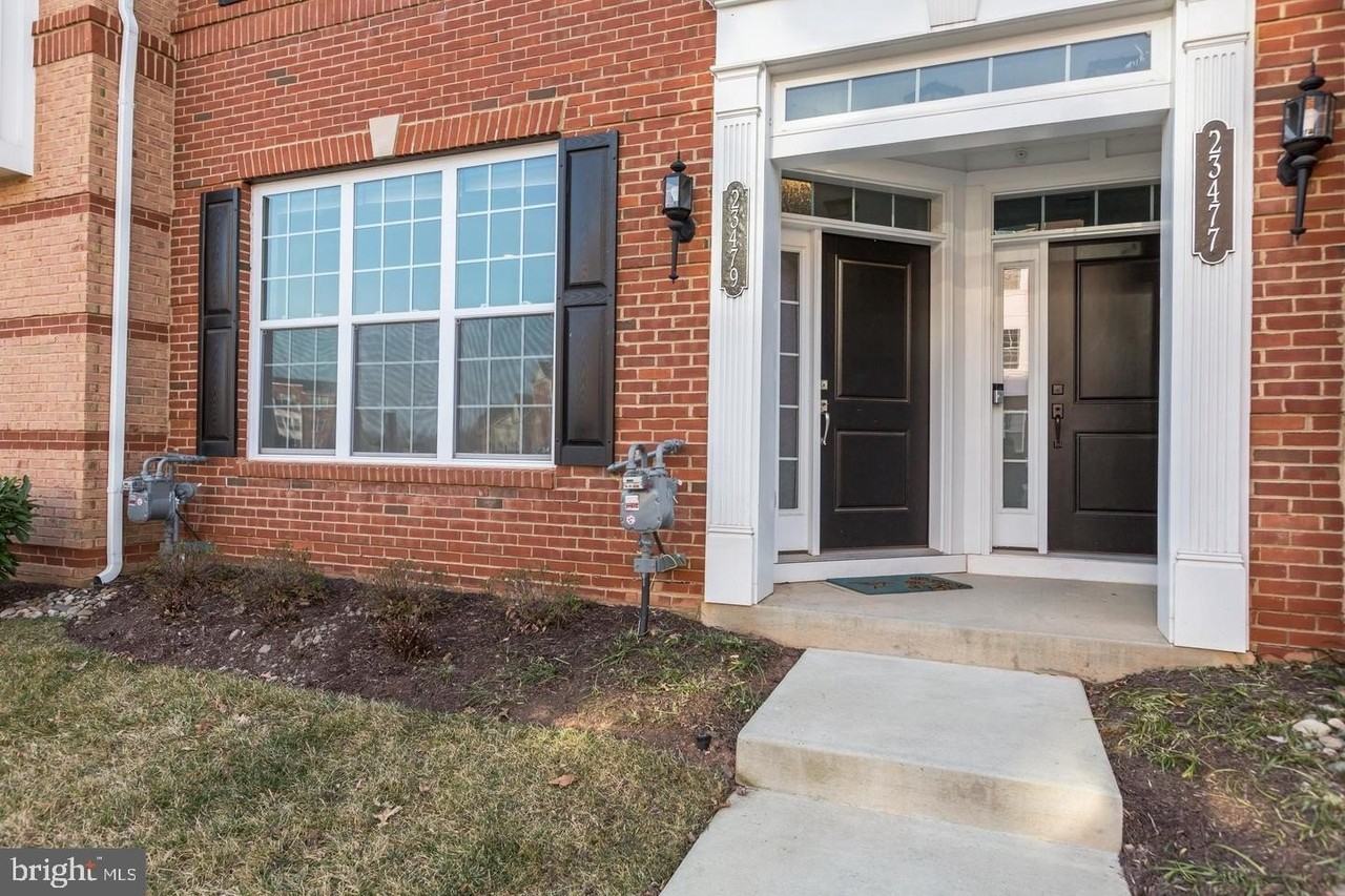 23479 Belvoir Woods Ter - Photo 2 of 29