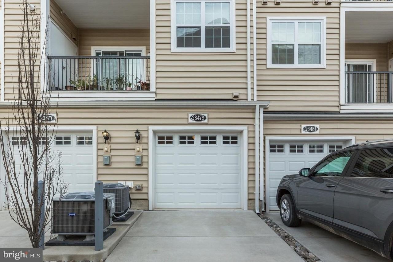 23479 Belvoir Woods Ter - Photo 3 of 29