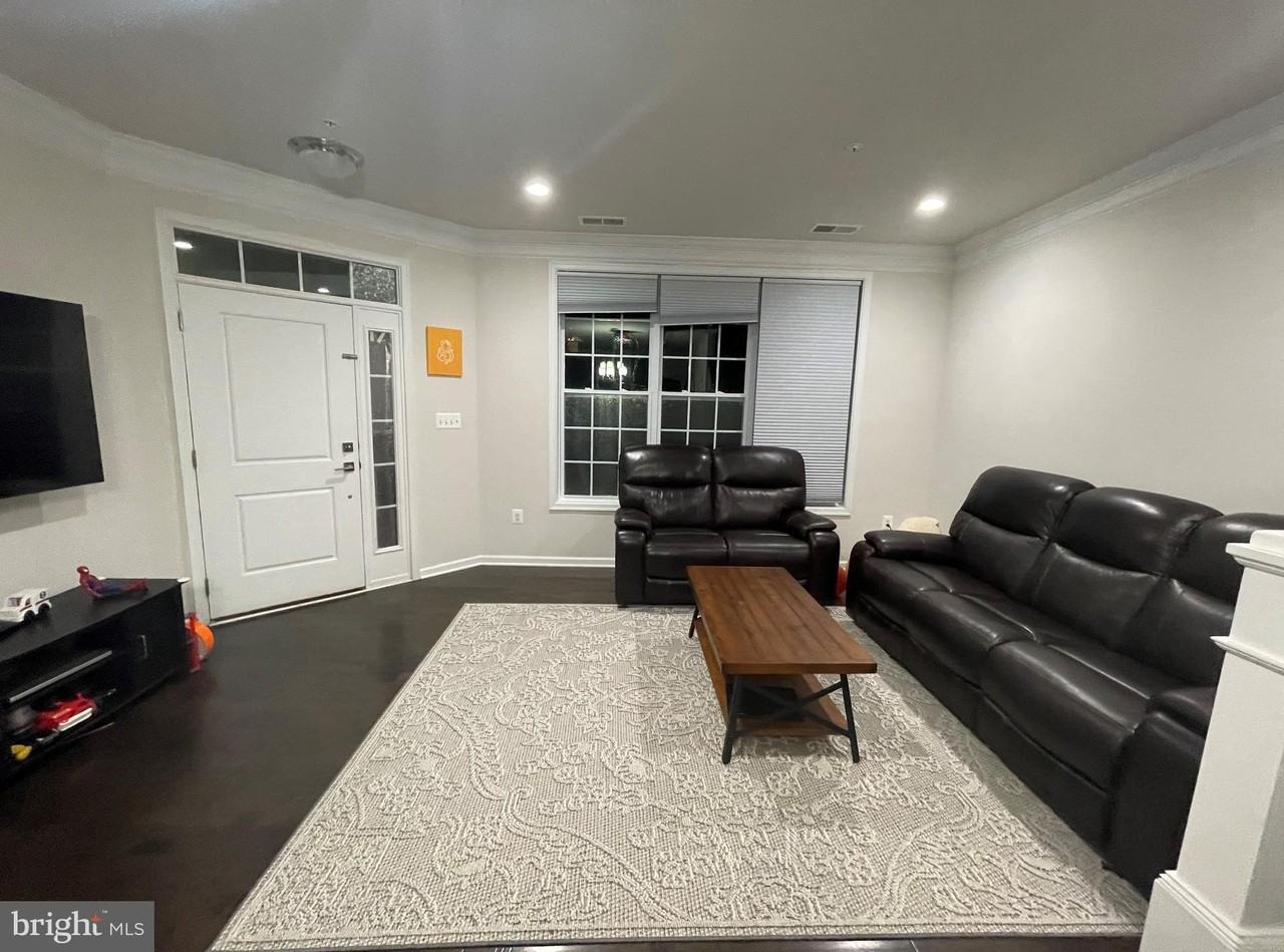 23479 Belvoir Woods Ter - Photo 5 of 29