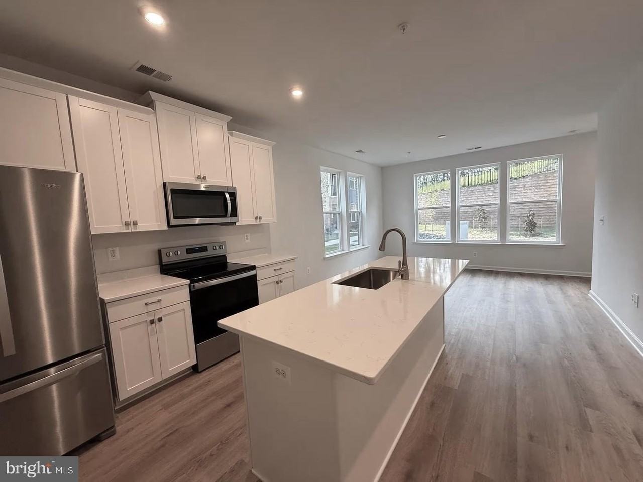 2528 Neabsco Common Pl - Photo 3 of 5