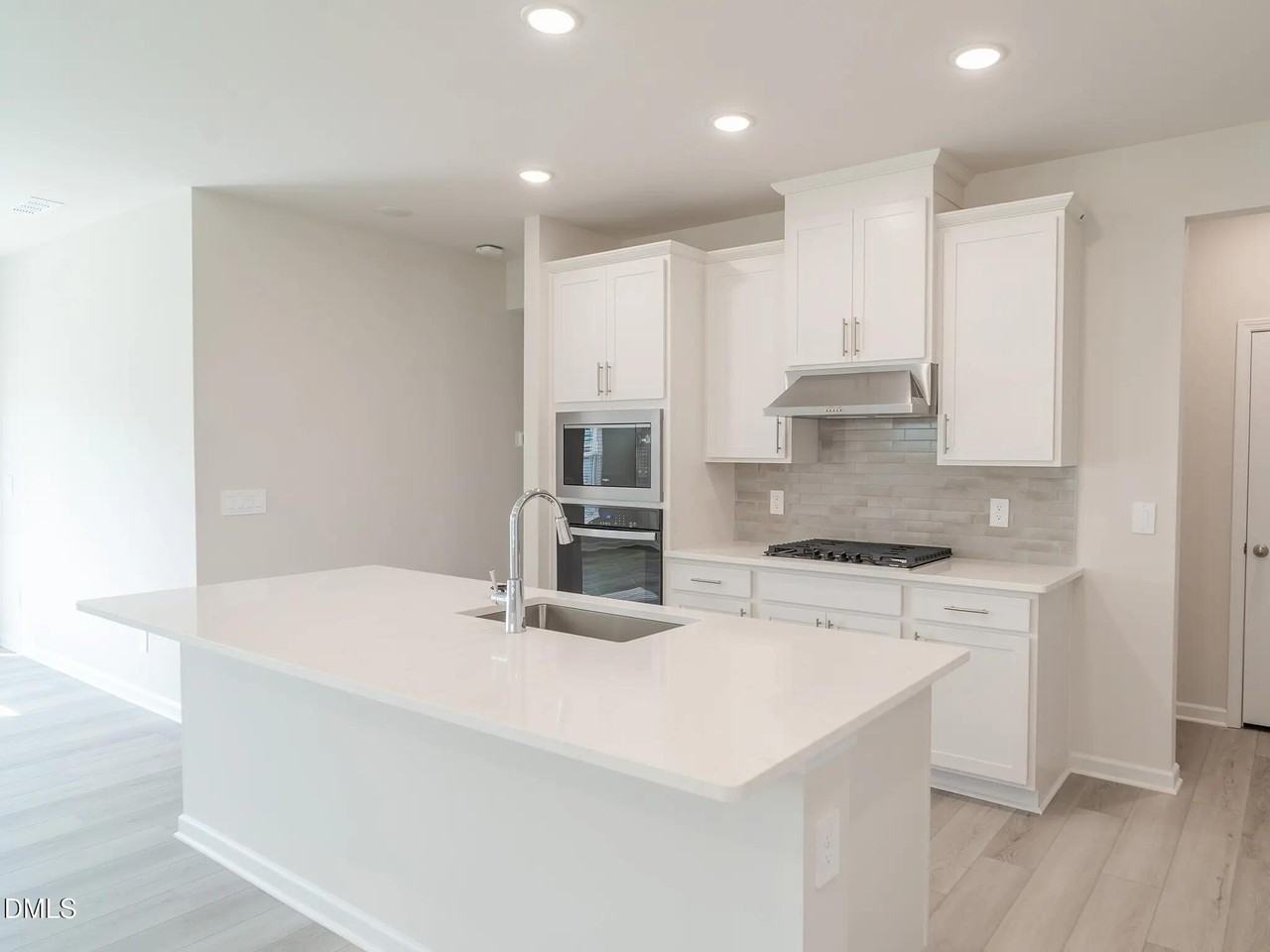 1016 Saint Lawrence Dr - Photo 2 of 25