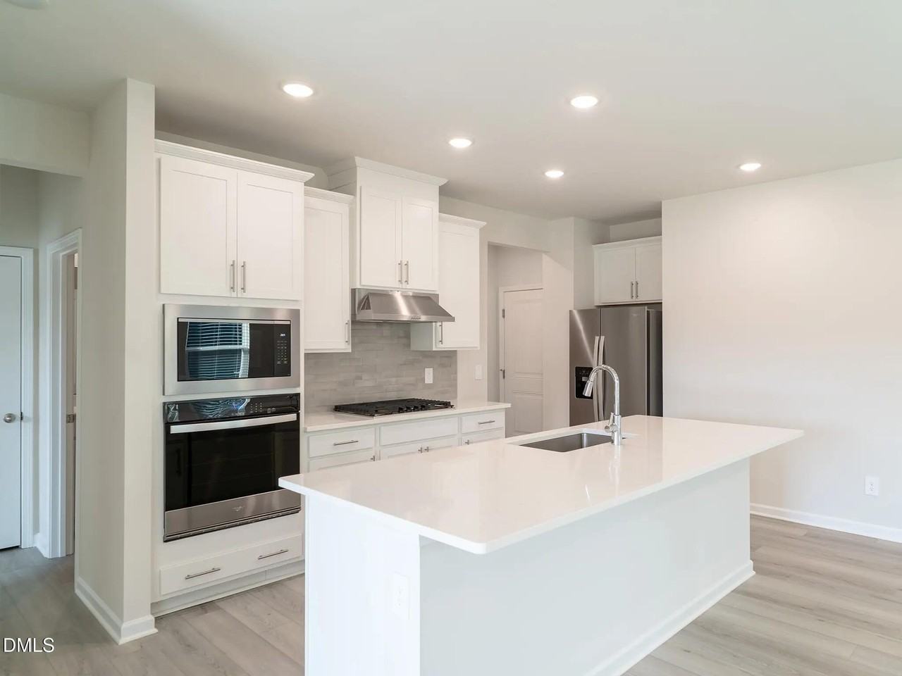 1016 Saint Lawrence Dr - Photo 5 of 25