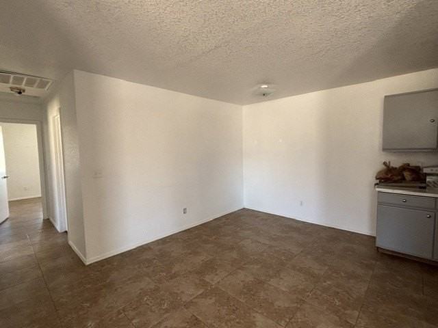 2700 W Shauna Dr - Photo 4 of 16