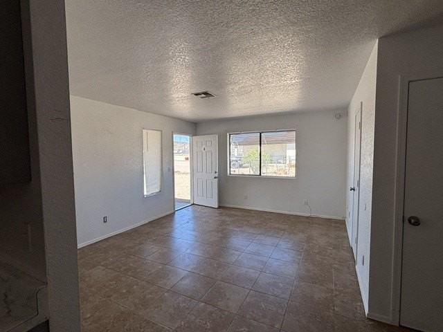2700 W Shauna Dr - Photo 6 of 16
