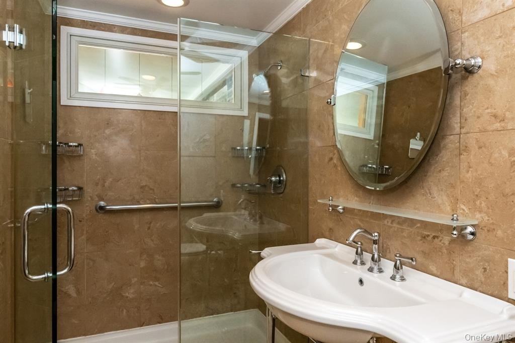 830 Shore Rd ##4q - Photo 5 of 26