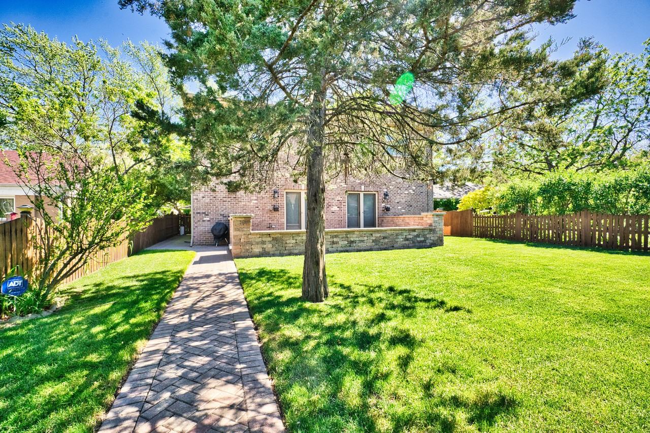 5044 Coyle Ave - Photo 4 of 50