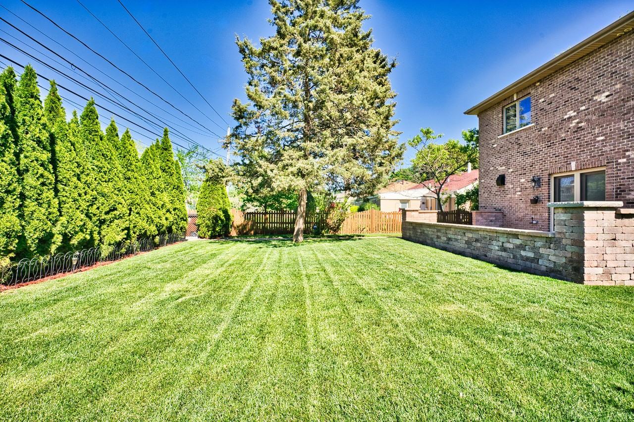 5044 Coyle Ave - Photo 5 of 50