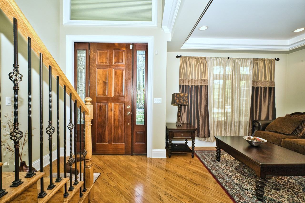 5044 Coyle Ave - Photo 7 of 50