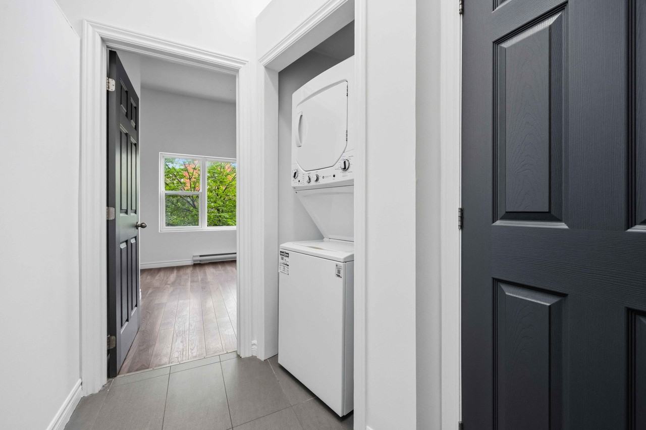 671 Saint Clair Avenue West #A - Photo 3 of 12