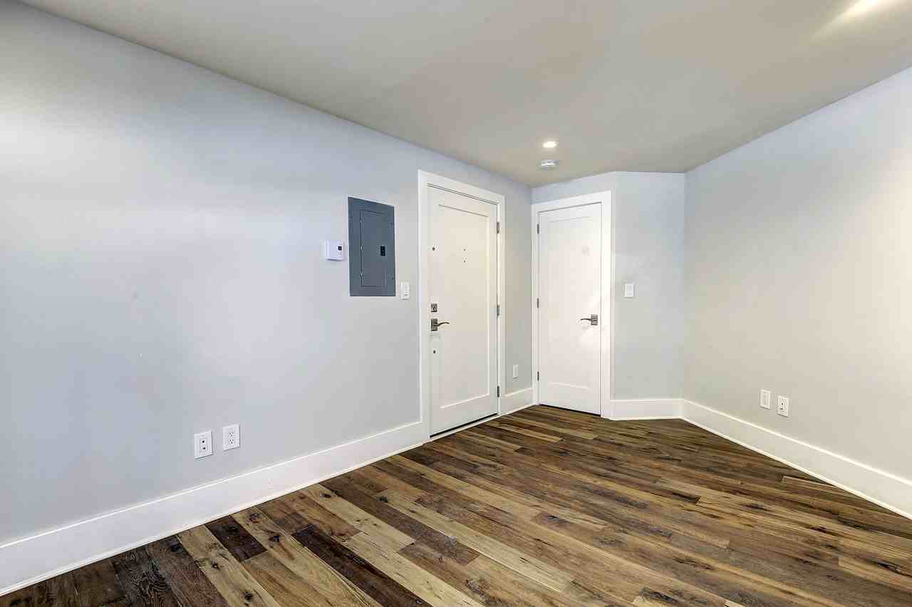 1910 Kalorama Road Northwest #003 - Photo 7 of 12