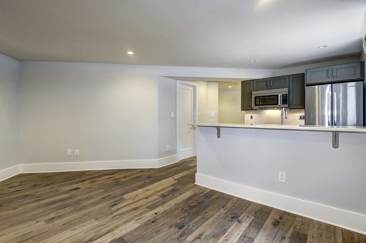 1910 Kalorama Road Northwest #003 - Photo 4 of 12