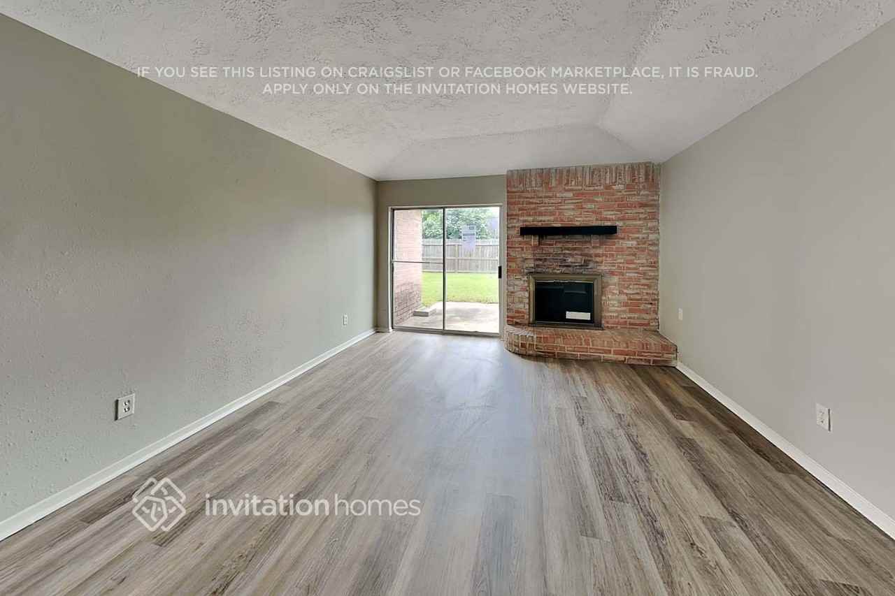 14307 Branchwater Ln - Photo 3 of 17