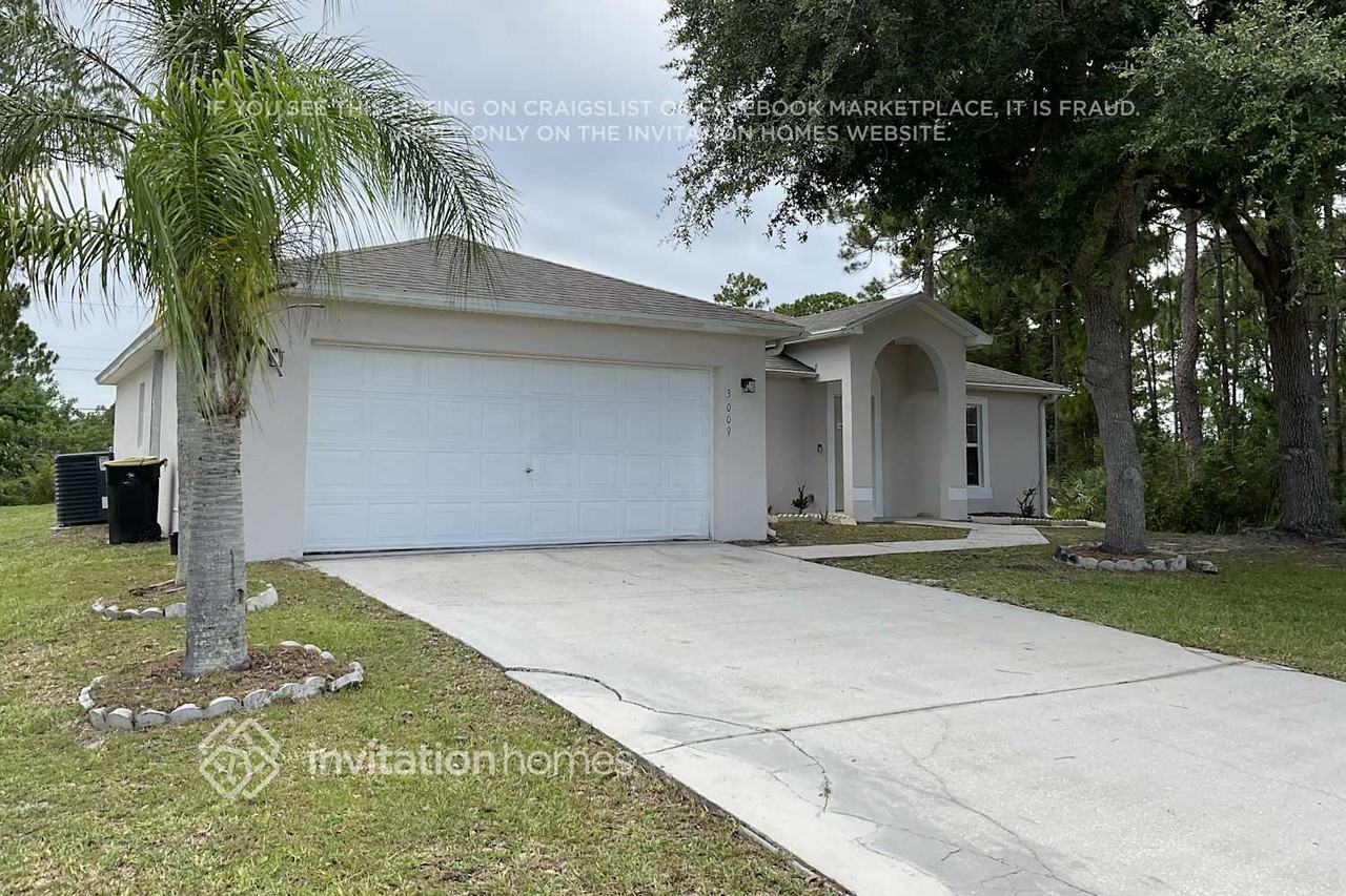 3009 Tropical Cir Se - Photo 3 of 16
