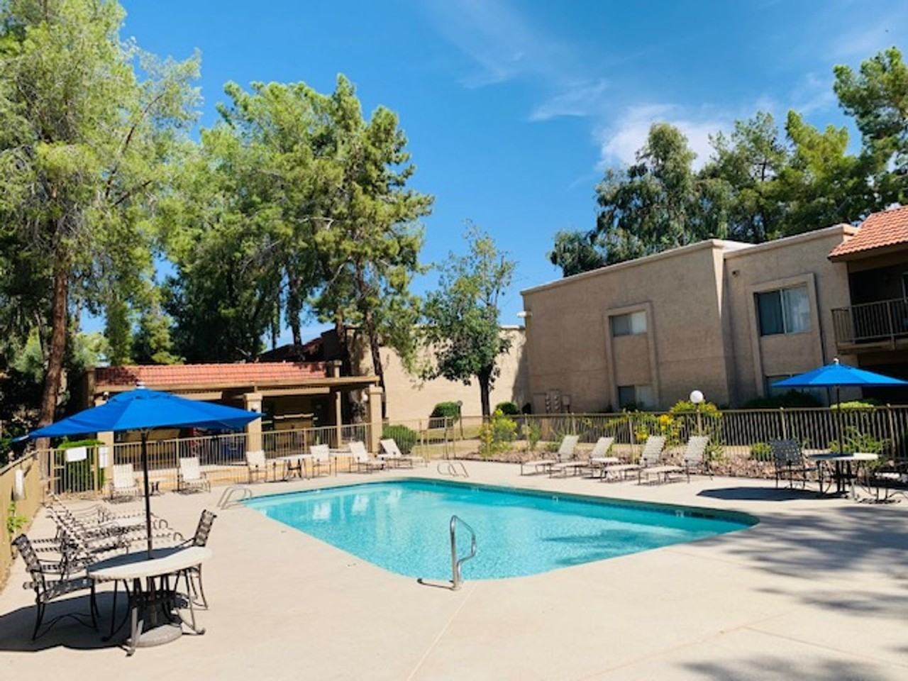 Desert Springs Apartments - Photo 4 of 47