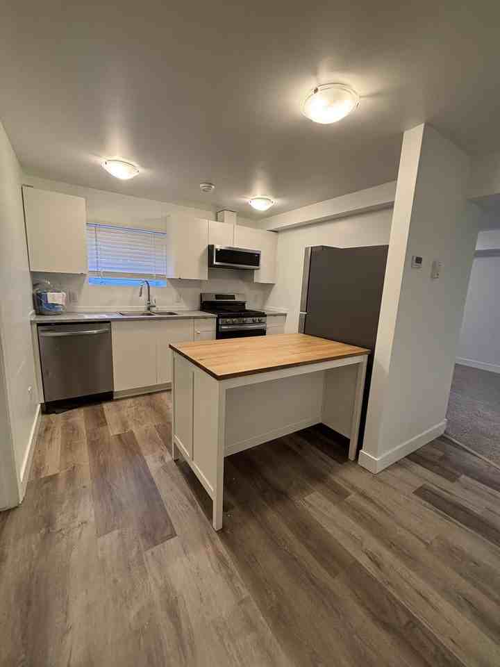 6404 119 Ave Nw - Photo 6 of 33