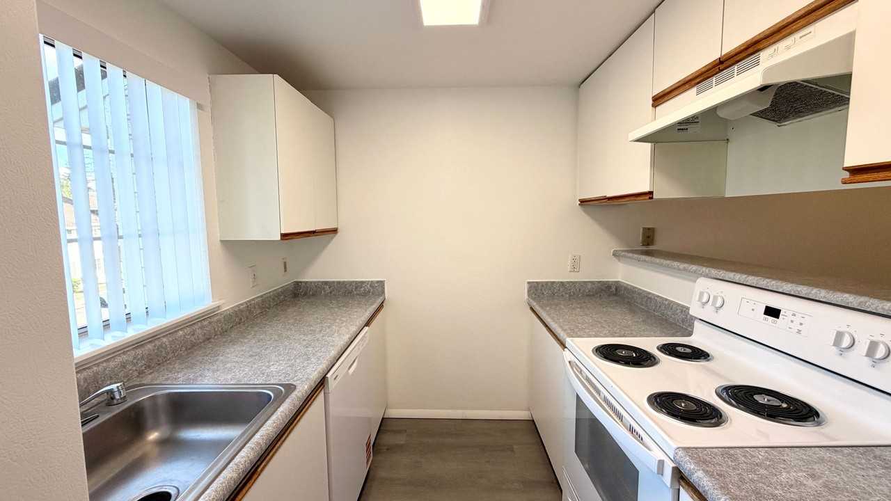 Clearwater Ridge Apartments - Photo 2 of 13
