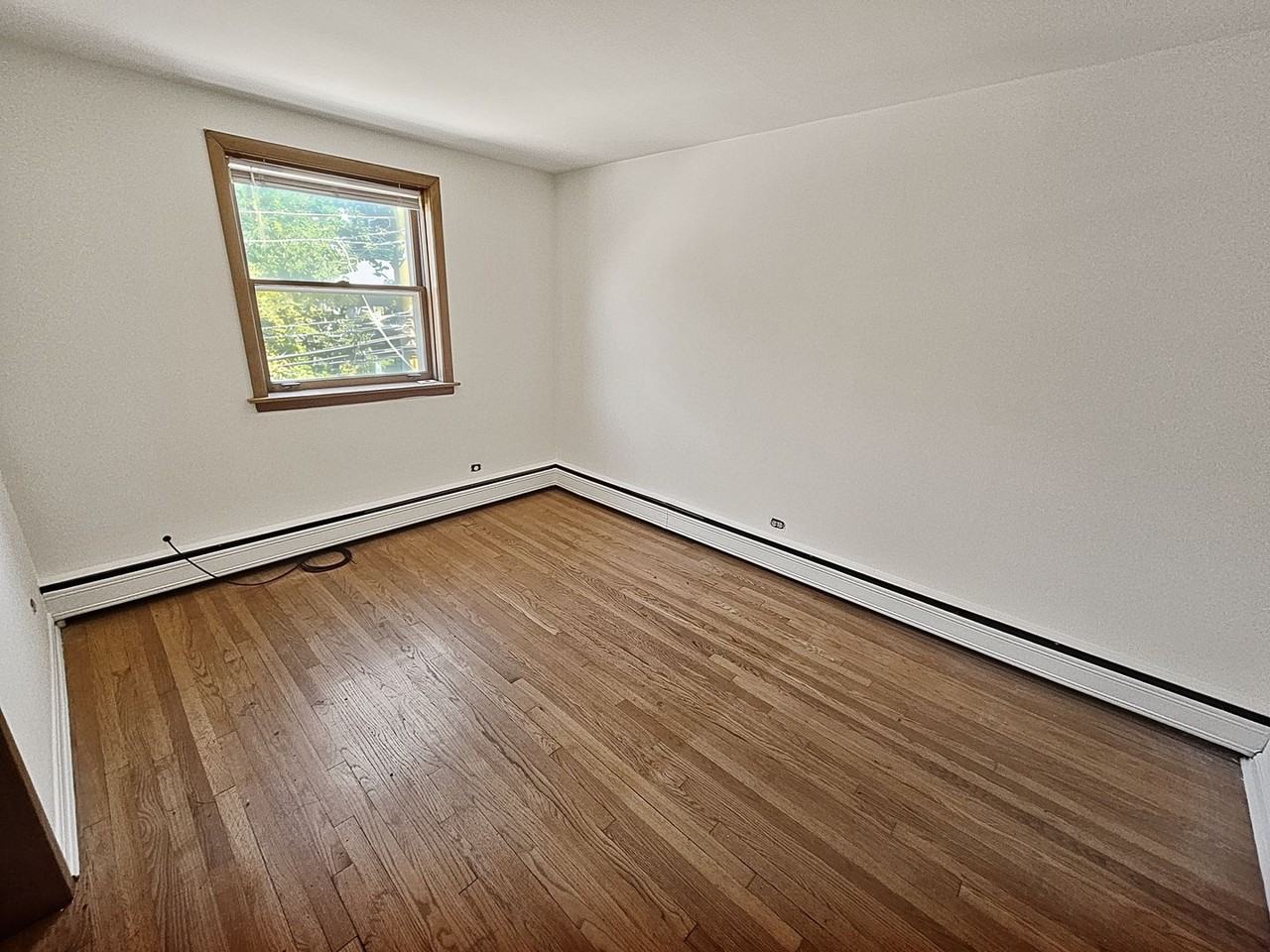 2727 Central St - Photo 7 of 15