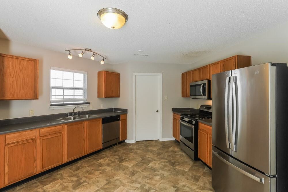 10841 Zimmerman Ln - Photo 6 of 17