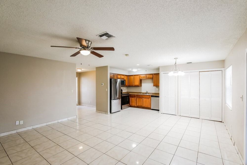 9811 Nw 23rd St - Photo 6 of 16