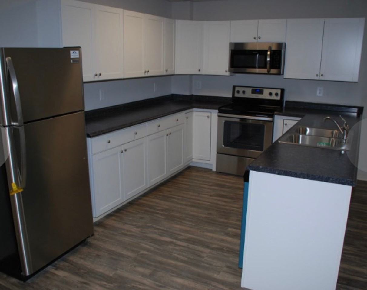 330 Rose Street - Photo 4 of 50