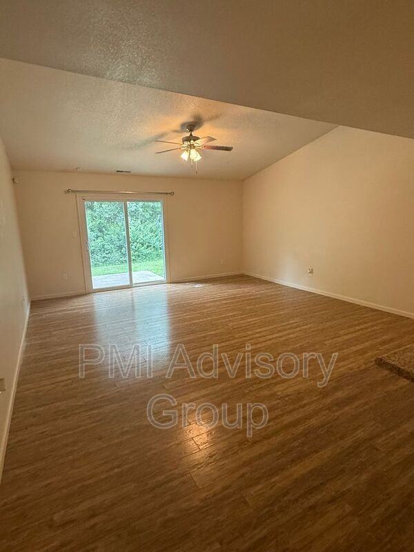 3320 Se Taurus Ave - Photo 2 of 7