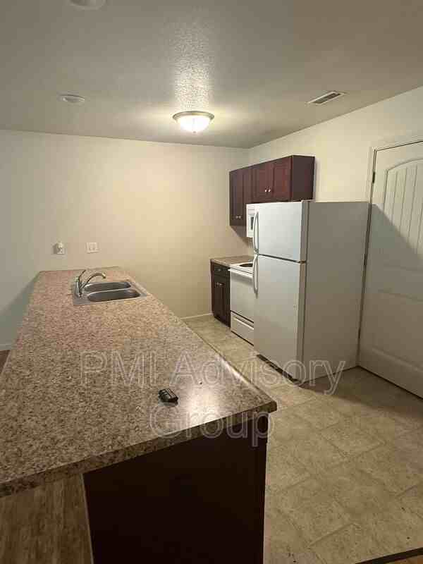 3320 Se Taurus Ave - Photo 3 of 7
