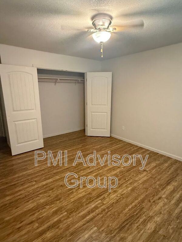 3320 Se Taurus Ave - Photo 4 of 7