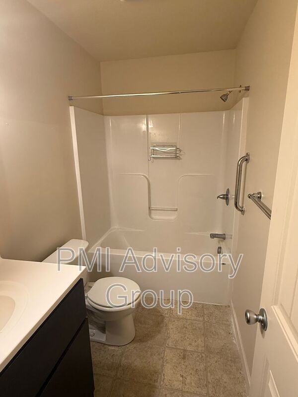 3320 Se Taurus Ave - Photo 5 of 7