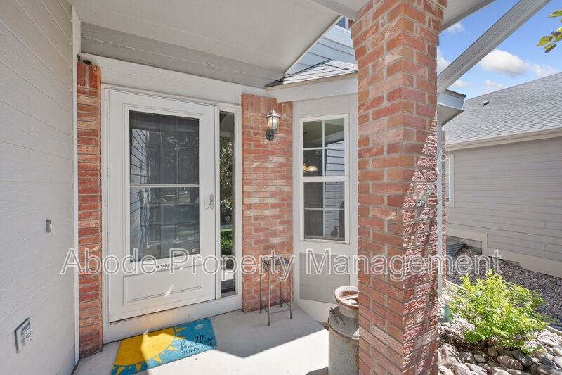 2214 Andrews St - Photo 3 of 31