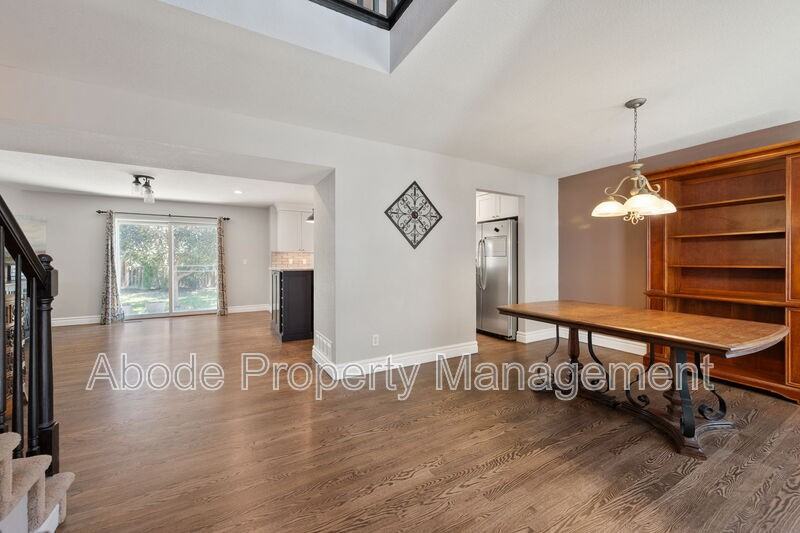 2214 Andrews St - Photo 4 of 31