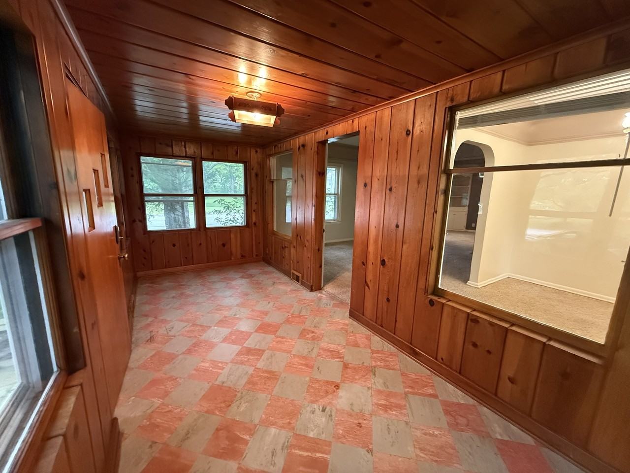 524 N Kinney - Photo 4 of 17