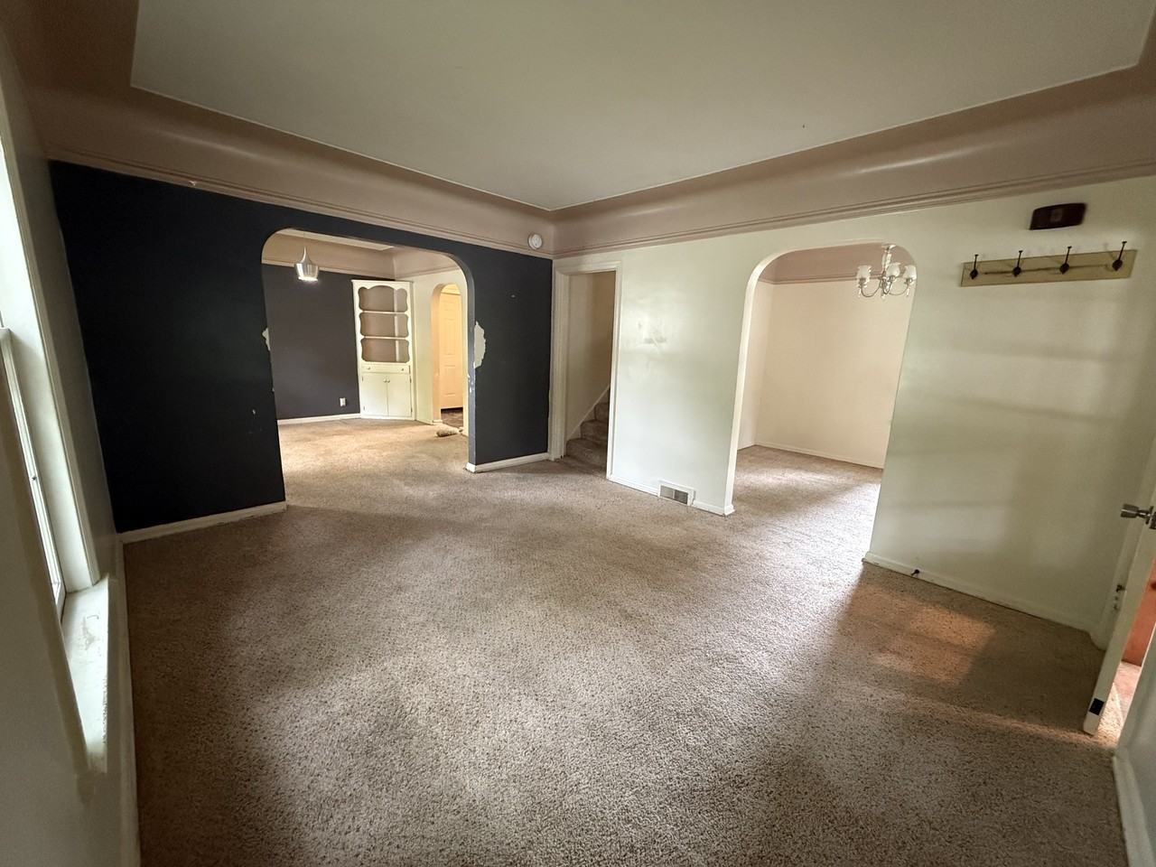 524 N Kinney - Photo 5 of 17