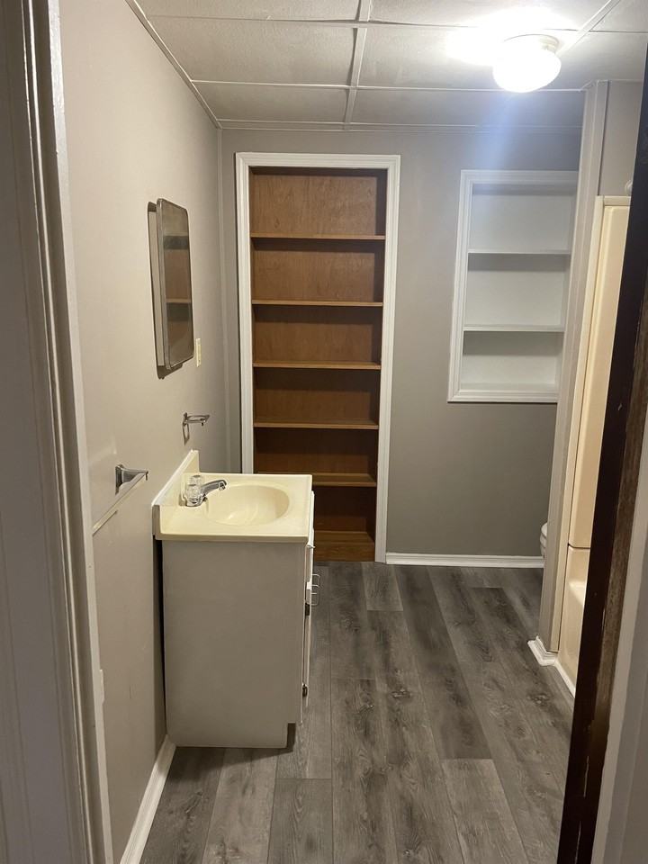 1003 8TH STREET - Photo 4 of 5