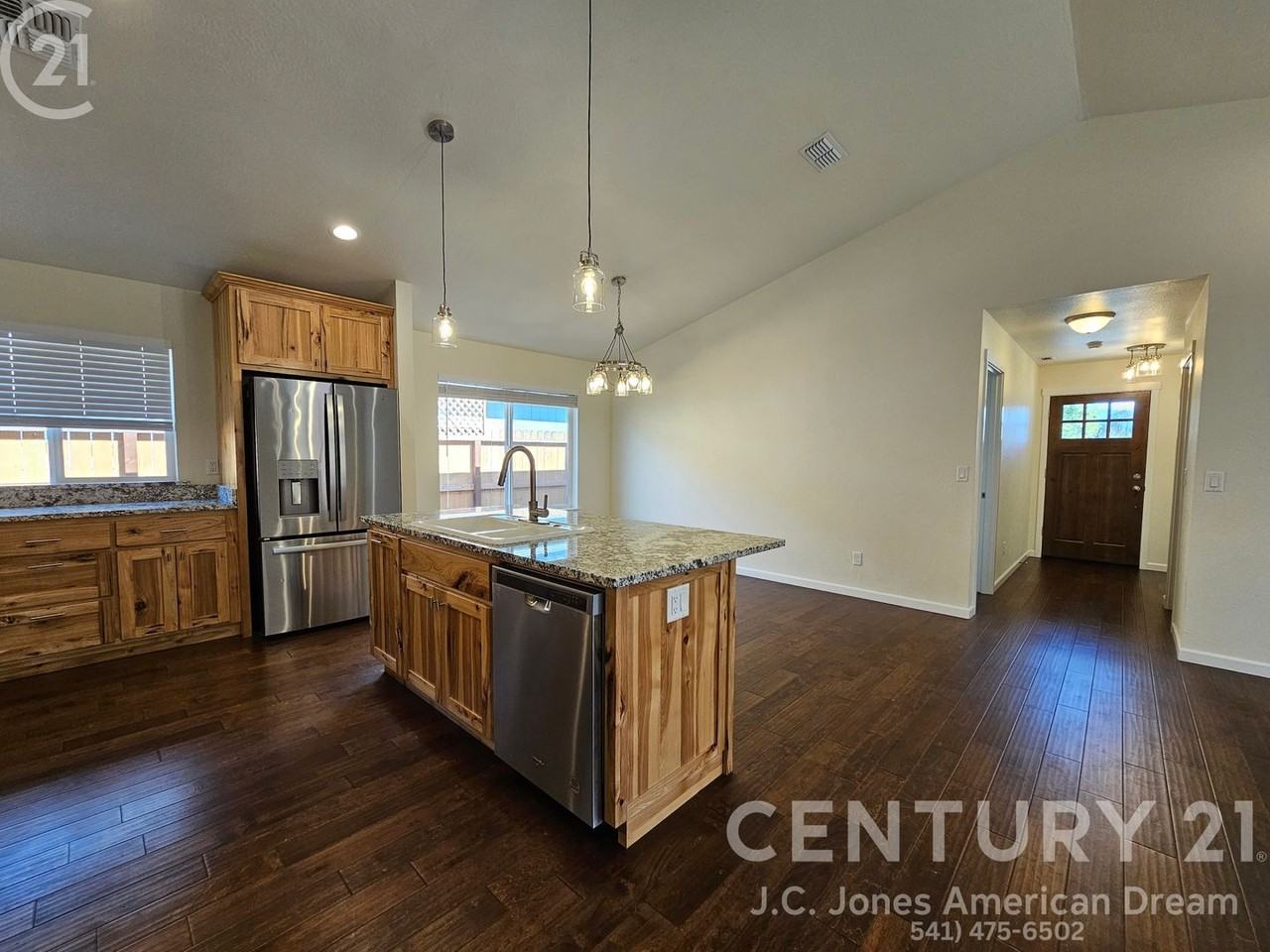 1006 Sw L St - Photo 4 of 21
