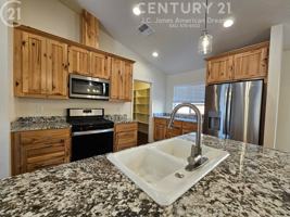 featured image of 1006 Sw L St