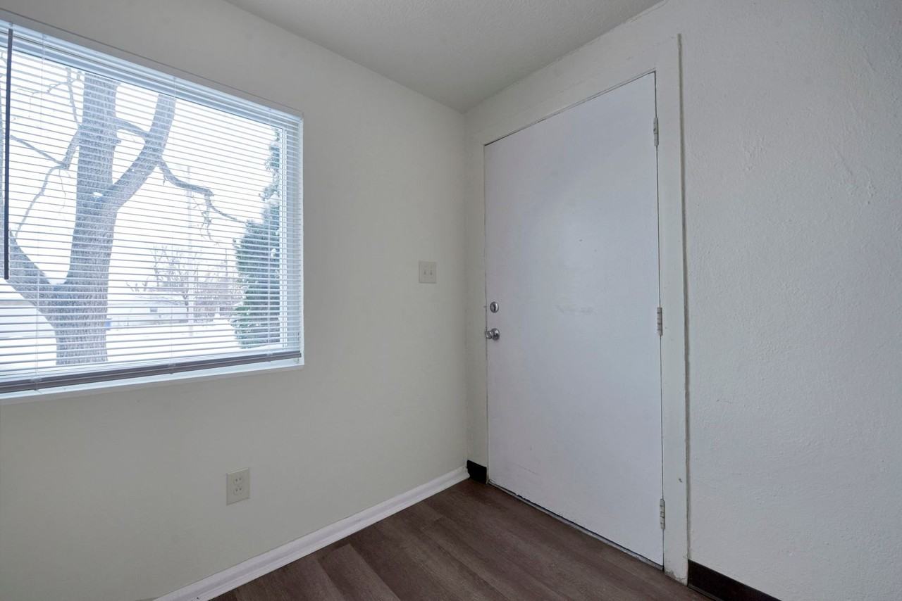 3011 Markham Rd #3011D - Photo 3 of 18