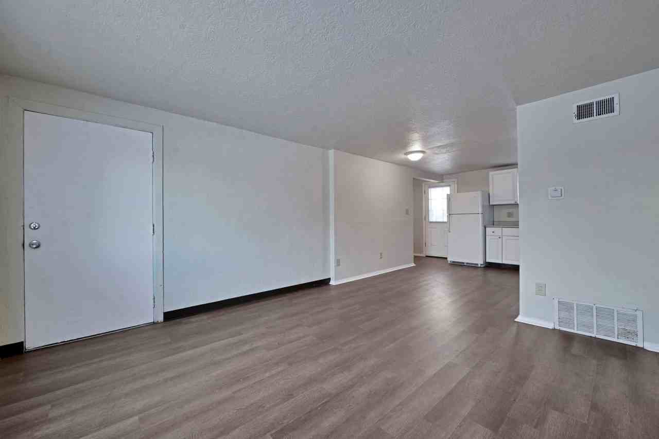 3011 Markham Rd #3011D - Photo 6 of 18