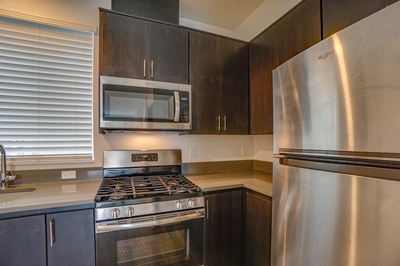 Welcome to Peregrine Place: Modern Comfort in the Heart of St. Johns - Photo 6 of 39