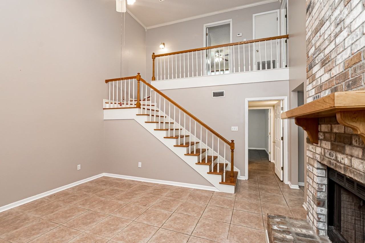 951 E Tom Stokes Ct - Photo 5 of 16