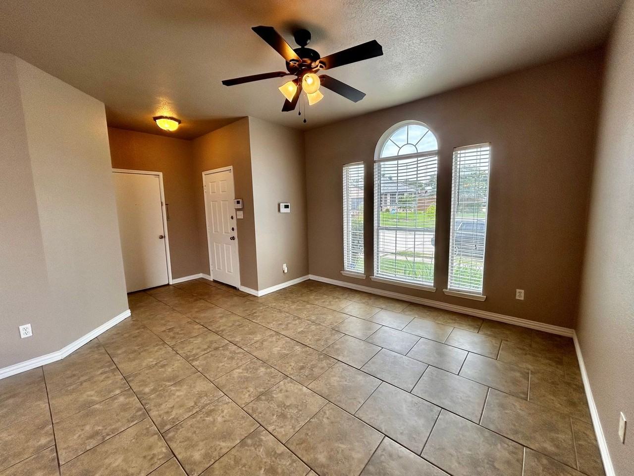 8640 Rainy Lake Dr - Photo 3 of 25