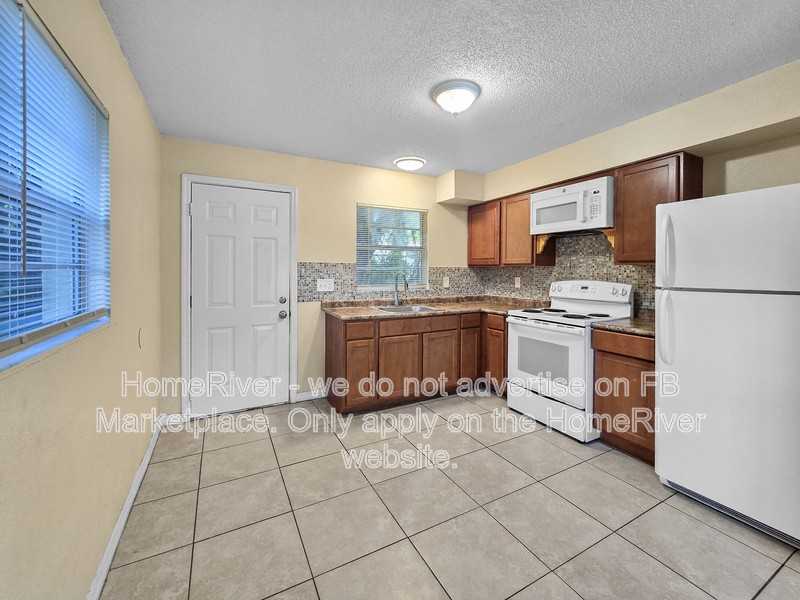 1111 Tuskegee St #A - Photo 7 of 21
