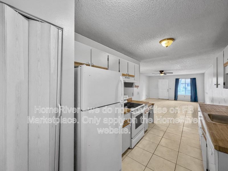 459 E Rosewood Ln #157 - Photo 7 of 22
