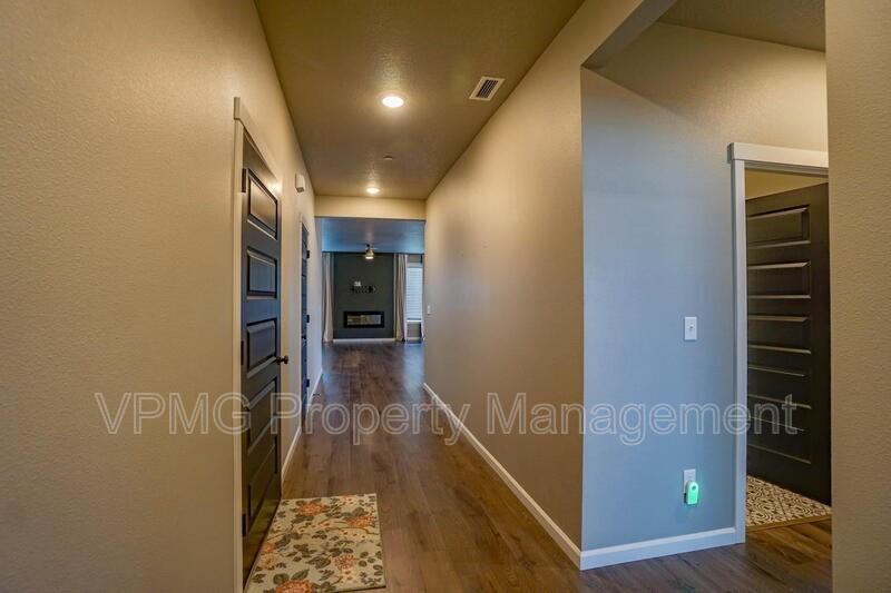 604 Nw 25th Way - Photo 4 of 42
